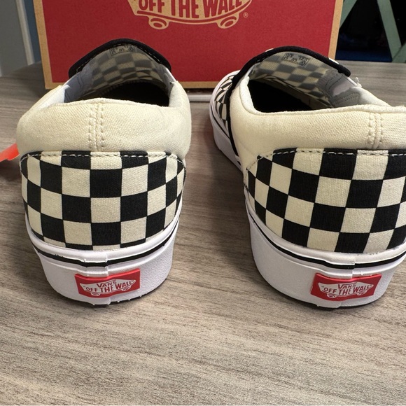 NWT Vans classic checkerboard slip-on 10.5 - Picture 4 of 5